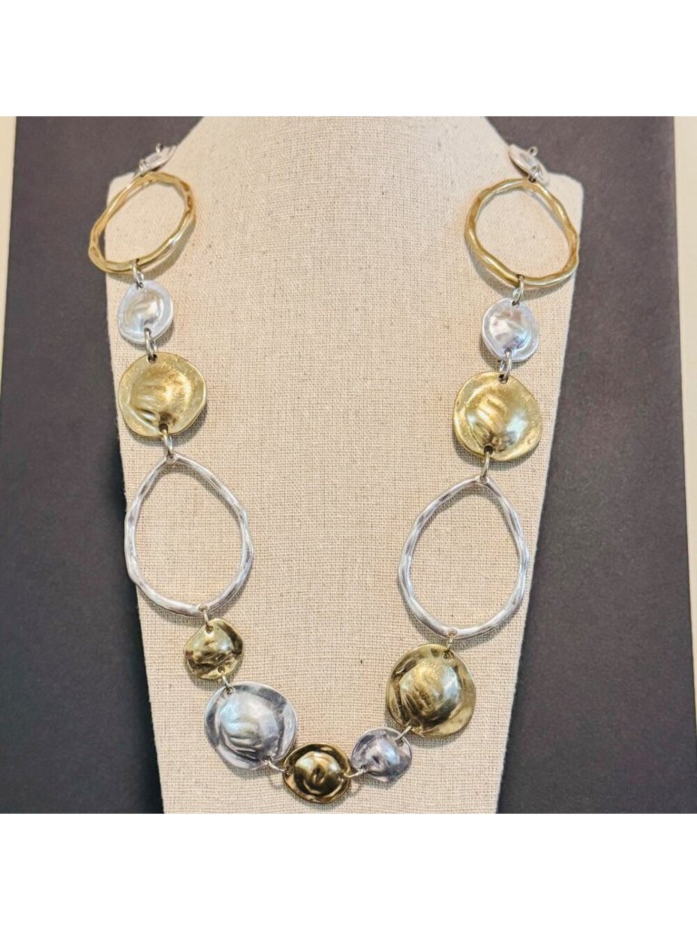 VTG Two Tone Abstract Circle Link Chain Necklace Size 17.5" Adjustable